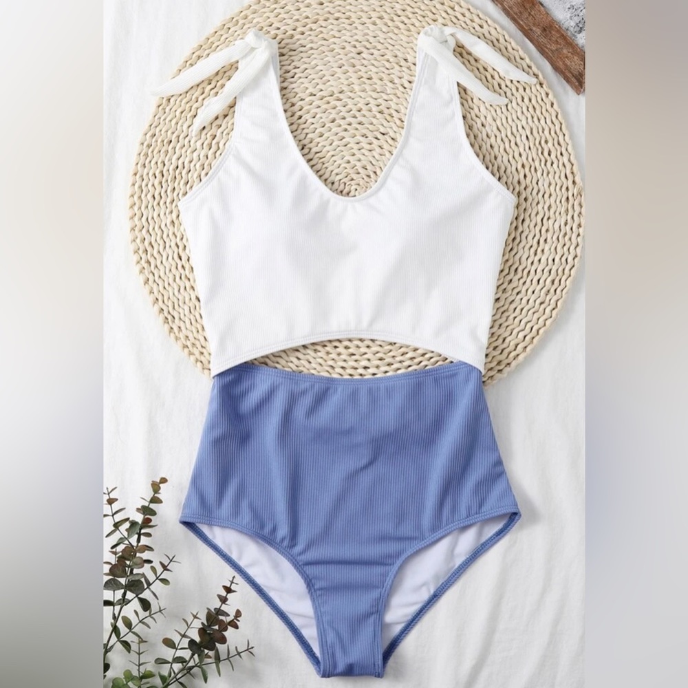 Two toned Rib Cut-Out One piece swimsuit